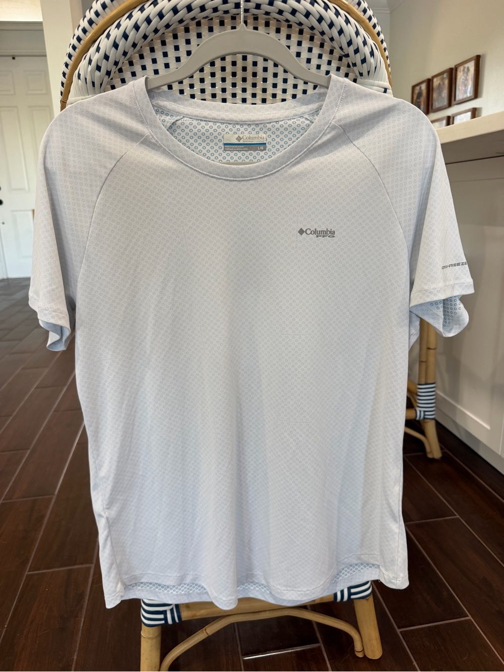 Columbia Women's Stealth Spring Omni-Freeze Short Sleeve Tee Shirt White Size L